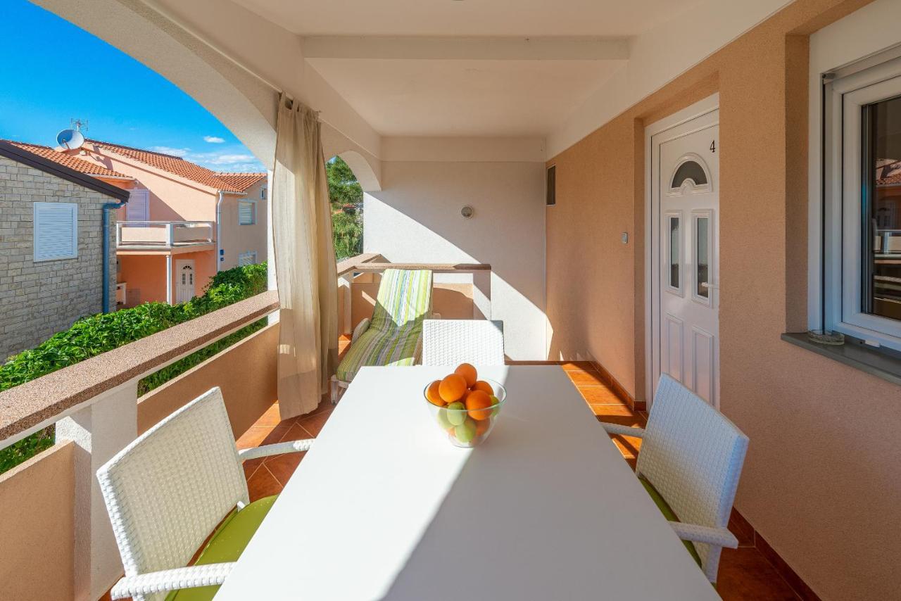 Apartman Luka Vir