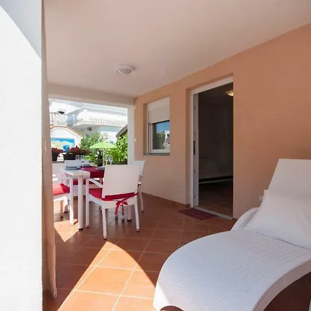 Apartmani Luka Vir Exterior photo