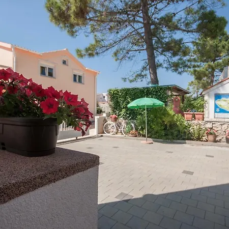 Apartmani Luka Vir Exterior photo