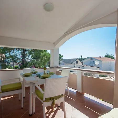 Apartmani Luka Vir Exterior photo