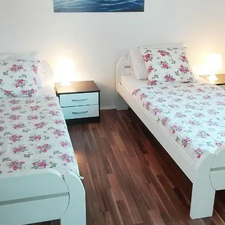 Apartmani Luka Vir Exterior photo