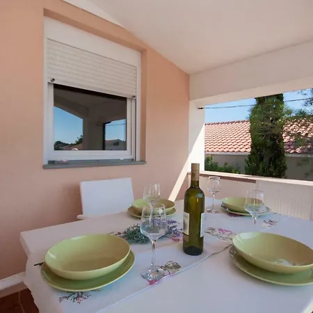 Apartmani Luka Vir Exterior photo