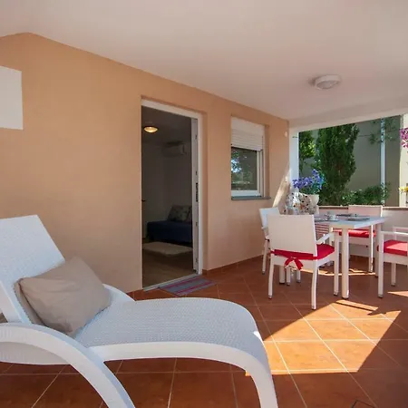 Apartmani Luka Vir Exterior photo