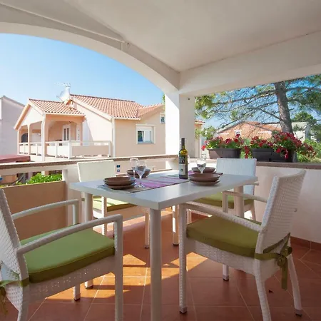 Apartmani Luka Vir Exterior photo
