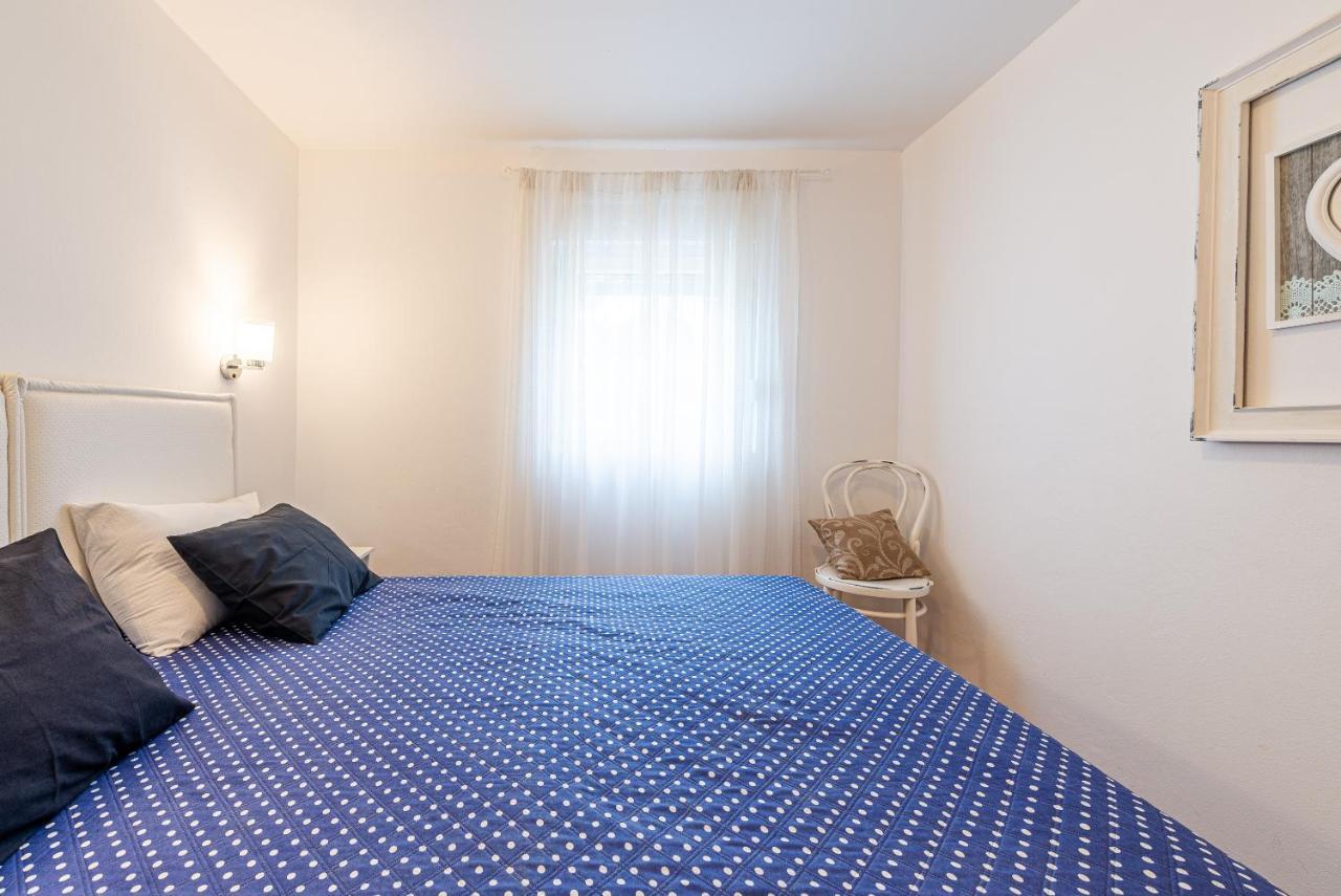 Luka Apartment Vir