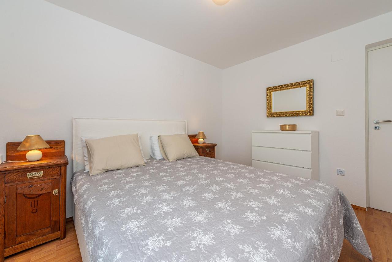 Apartment Luka Vir