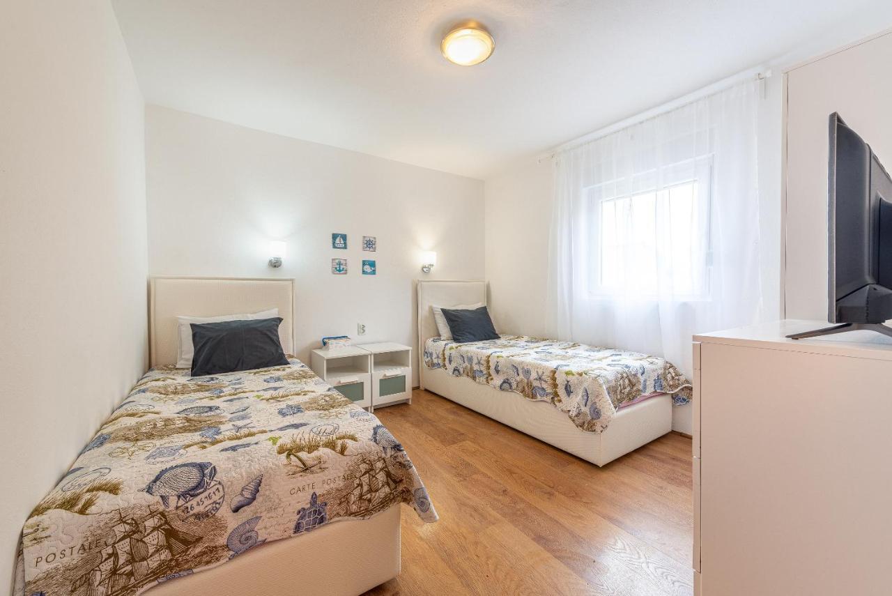 Apartment Luka
